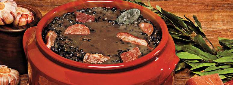 Prato mais famoso do Brasil, a feijoada é servida, tradicionalmente, às quartas e sábados. Em São Paulo, no entanto, é possível saborear a especialidade todos os dias. A feijuca mais célebre da cidade é a do restaurante Bolinha  (Av. Cidade Jardim, 53 - Jardim Europa. Informações: (11) 3061-2010), mas há vários outros estabelecimentos que oferecem ótimas versões do prato. Veja quais são eles