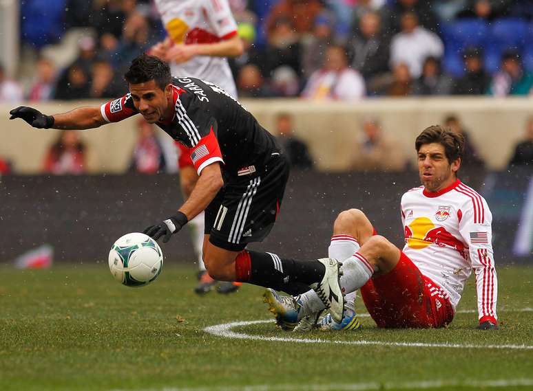 <p>Juninho Pernambucano (&agrave; dir.) deixou o New York Red Bulls recentemente</p>