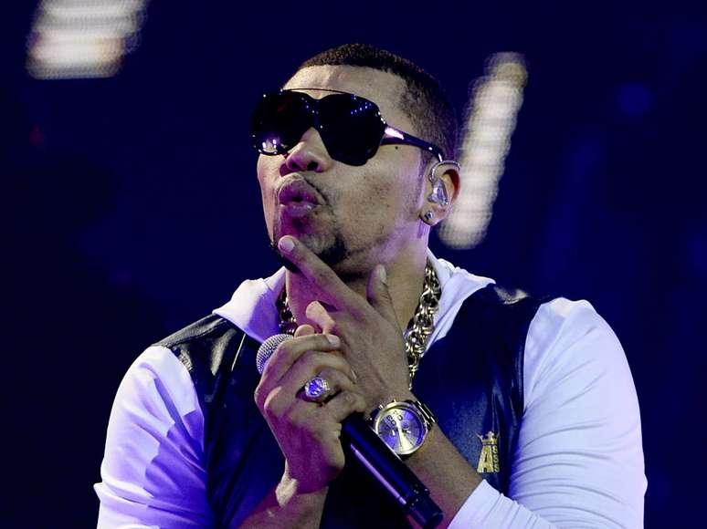 Ap&oacute;s atraso, o cantor Naldo gravou na noite dessa quarta-feira o DVD 'Multishow Ao Vivo - Naldo Benny'. O cantor e sua trupe levaram quatro horas e dez minutos para executar as 24 m&uacute;sicas do &aacute;lbum, que contou com a presen&ccedil;a de convidados, como Ivete Sangalo e Z&eacute;ze de Camargo e Luciano. Confira as fotos da grava&ccedil;&atilde;o a seguir: