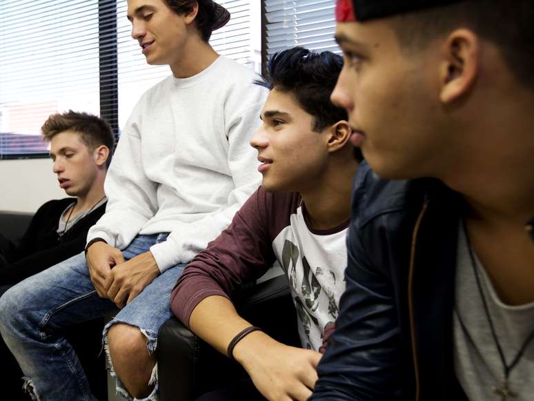 <p>Em entrevista ao Terra, eles falaram sobre o ass&eacute;dio das f&atilde;s, influ&ecirc;ncias de outras bandas e o lan&ccedil;amento do primeiro CD</p>