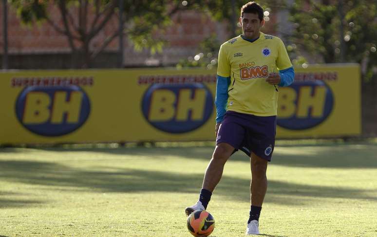 <p>Diego Souza já chegou chateado ao clube, de acordo com Gilvan de Pinho Tavares</p>