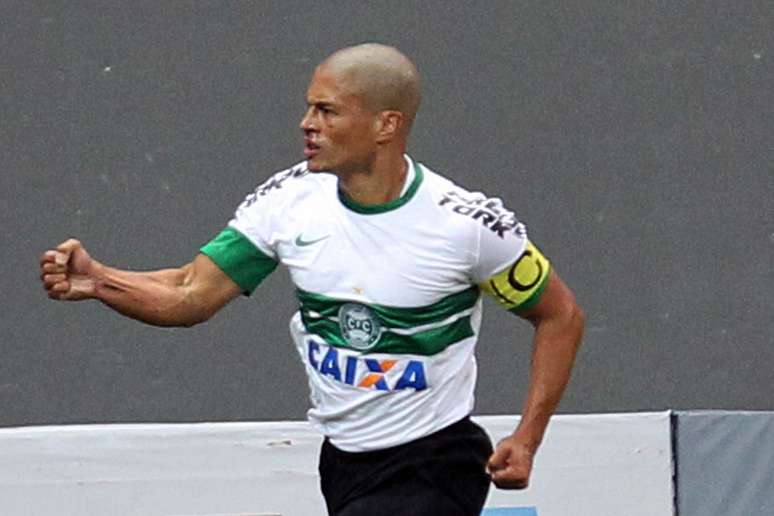 <p>Destaque do Coritiba, Alex sofre com&nbsp;les&atilde;o muscular</p>