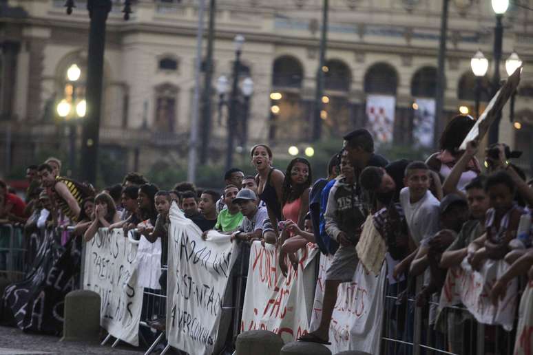 <p>Moradores da favela do Moinho fizeram uma manifestação pedindo a urbanização do loal, em frente à prefeitura da capital paulista, nesta sexta-feira</p>