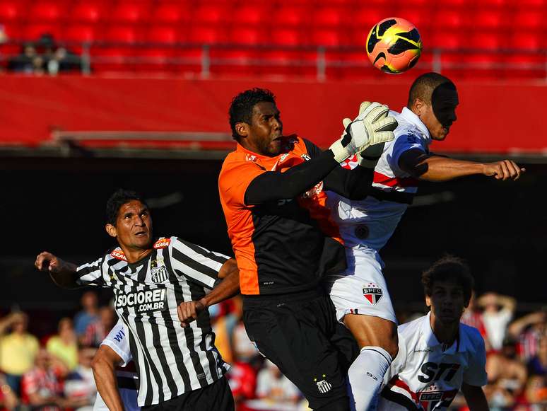 <p>Aranha segue fora e deve voltar no cl&aacute;ssico</p>