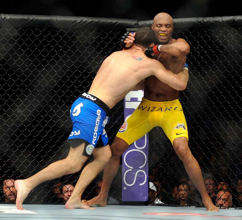 <p>Dirigente do UFC descartou com veemencia qualquer ''teoria da conspira&ccedil;&atilde;o'' de luta arranjada contra Weidman</p>