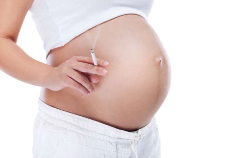 <p>Fumo durante a gravidez é um fator de risco para a baixa produção de espermatozoide</p>