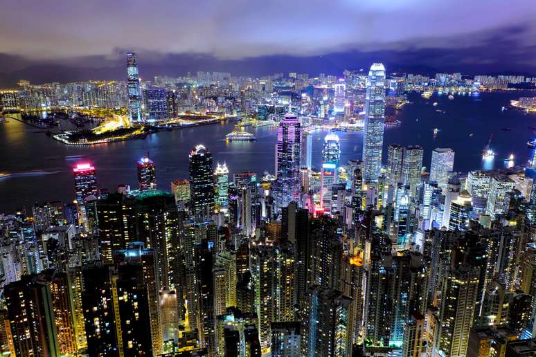 Hong Kong é uma cidade-estado dentro da China, conhecida como o lugar onde o Oriente e o Ocidente se encontram