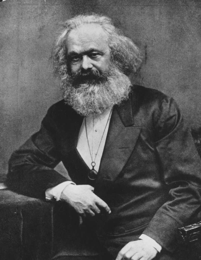 As ideias do pensador alemão Karl Marx são discutidas no curso