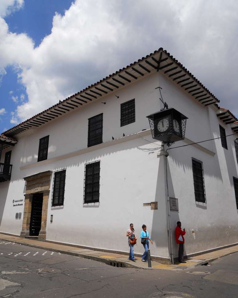 A Casa da Moeda de Bogotá foi fundada em 1621 e no ano seguinte cunhou as primeiras moedas de ouro da América