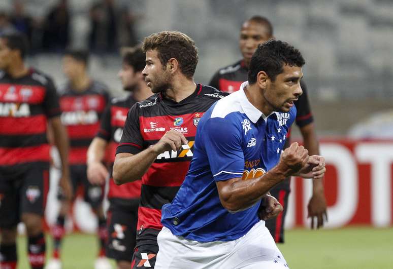 <p>Com Diego Souza, Cruzeiro teve grande atuação e abriu 3 a 0 ainda no primeiro tempo</p>