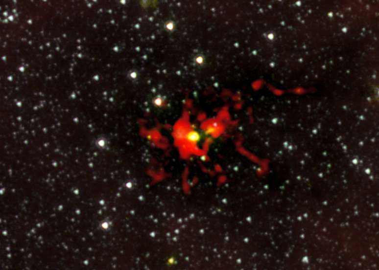 <p>Imagem obtida pelo telescópio Alma revela embrião de uma estrela considerada "monstruosa"</p>