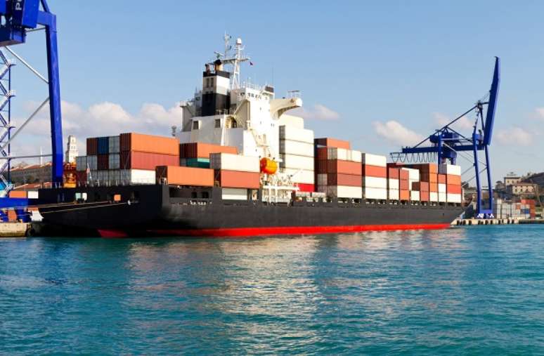 Associação de Comércio Exterior do Brasil alerta que quem embarcar produtos para o Egito, corre o risco de "entregar e não receber"