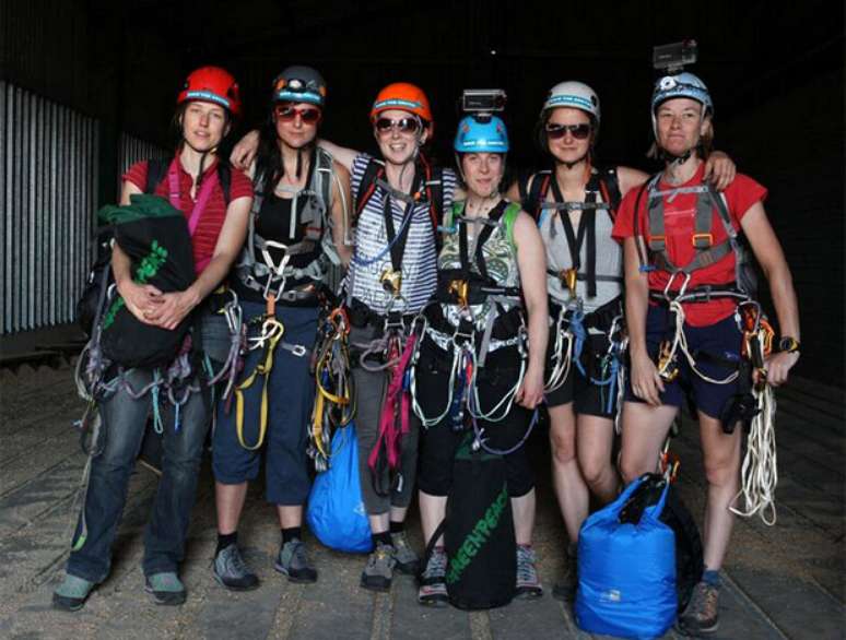 <p>Segundo o Greenpeace, as seis mulheres são bem treinadas para a escalada</p>