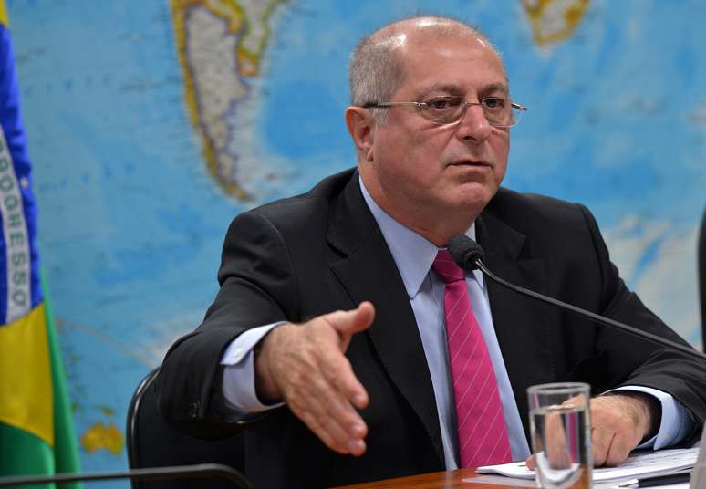O ministro das Comunicações, Paulo Bernardo, participou de audiência pública sobre a espionagem americana