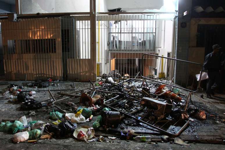 <p>Reuni&atilde;o no pr&eacute;dio do Sindicato dos Motoristas e Trabalhadores em Transporte Rodovi&aacute;rio Urbano de S&atilde;o Paulo de S&atilde;o Paulo, na Liberdade, na regi&atilde;o central da capital paulista, terminou em tumulto e viol&ecirc;ncia</p>