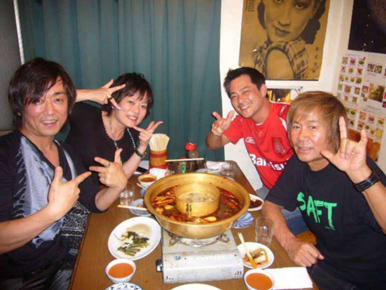 Takumi Tsutsui, que interpretou o personagem Jiraiya, veste camisa do Internacional