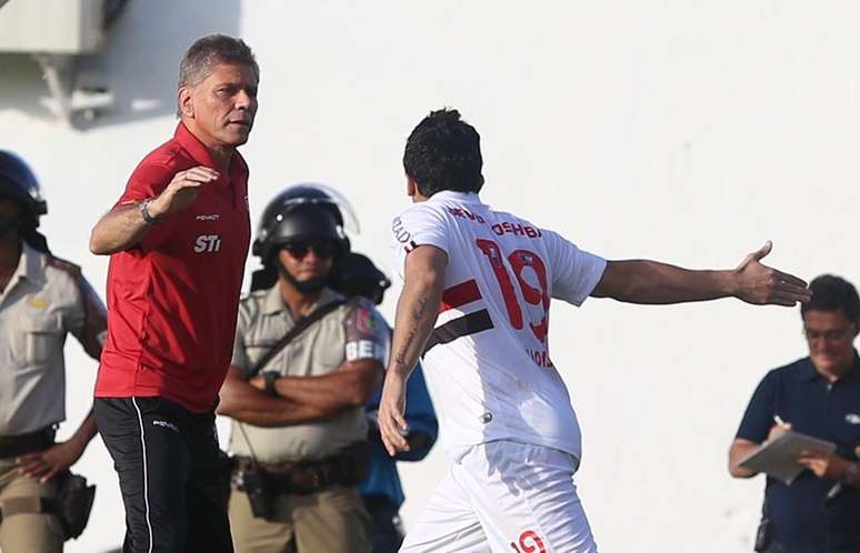 Paulo Autuori fez sua reestreia pelo S&atilde;o Paulo na derrota para o Vit&oacute;ria