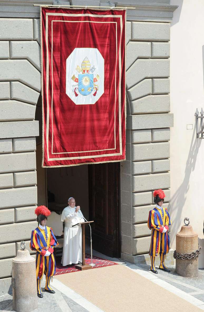 <p>Papa Francisco pediu neste domingo para que os fiéis rezem pela Jornada Mundial da Juventude</p>