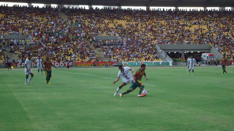 <p>Sampaio Corr&ecirc;a bateu o Bara&uacute;nas neste domingo no est&aacute;dio Castel&atilde;o</p>