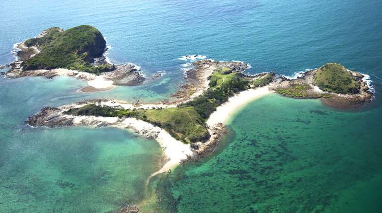 <p>A ilha oferece um bar e uma vista paradisíaca</p>