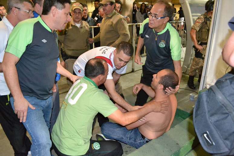 <p>Profissional da equipe catarinense foi agredido ao devolver colete de imprensa</p>