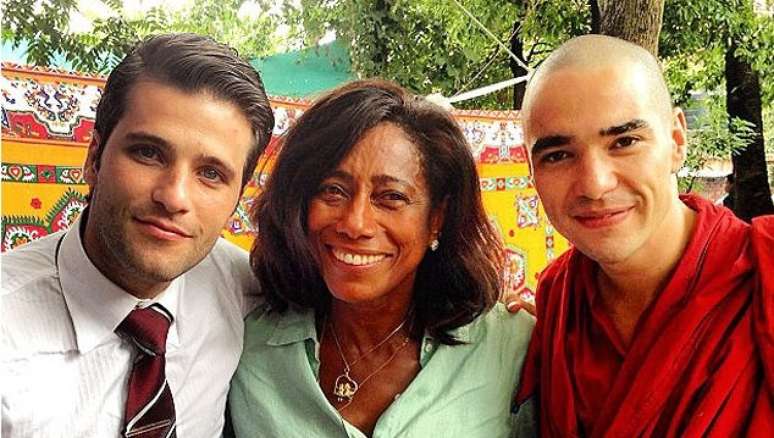 Caio Blat ficou careca para interpretar um monge na próxima novela das 18h na Globo, 'Joia Rara'