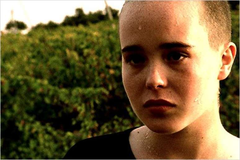  Ellen Page apareceu com a cabeça raspada no filme 'Mouth to Mouth' (2005)