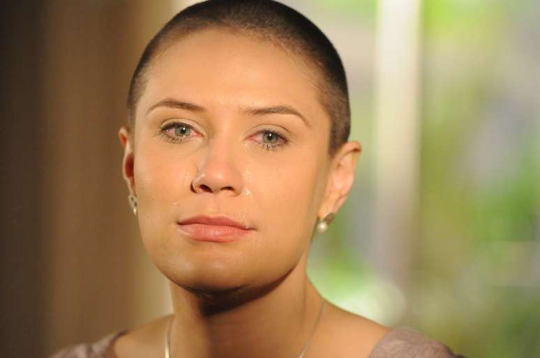 Em 2009 a atriz Rachel Ripani precisou raspar os cabelos para interpretar a personagem Tatiana, de 'Caras & Bocas'