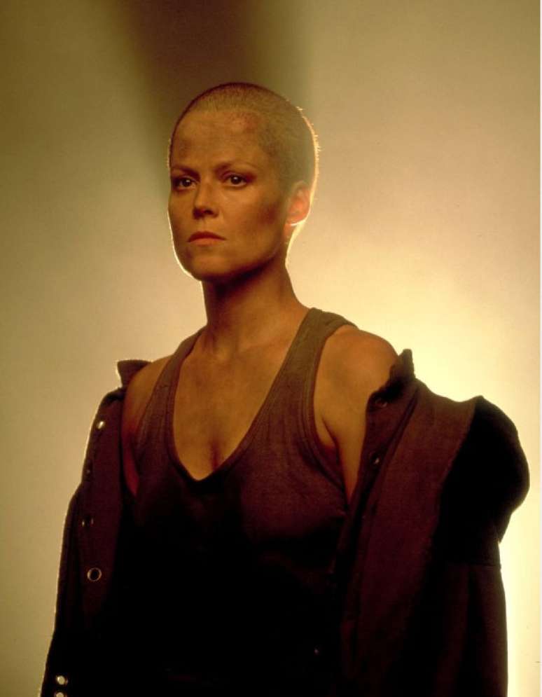 Em 1992, a atriz Sigourney Weaver ficou careca para o filme 'Alien 3'