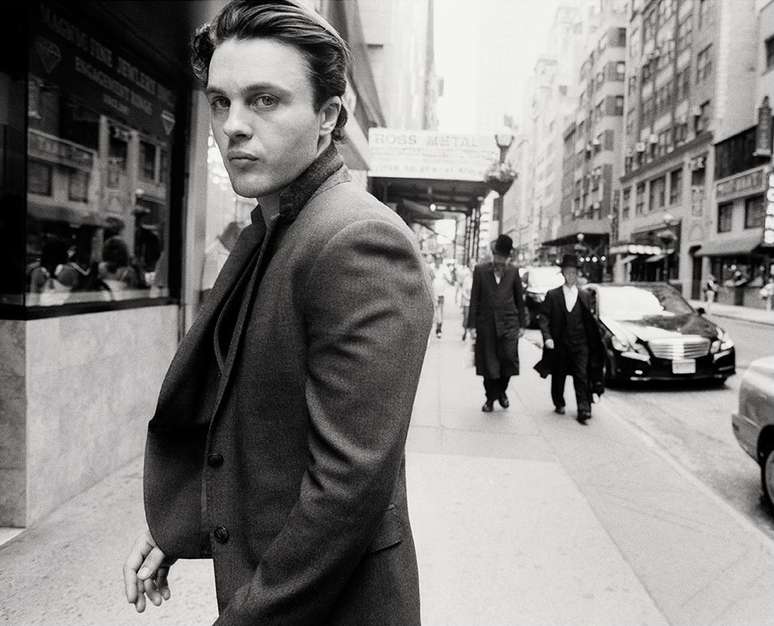 <p>Michael Pitt, da série <em>Boardwalk Empire</em>, foi escolhido para estrelar a primeira campanha masculina da grife Rag & Bone </p>