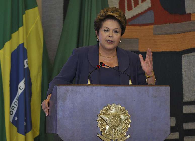 Dilma comparou situação de quem depende do transporte público à "sardinha"