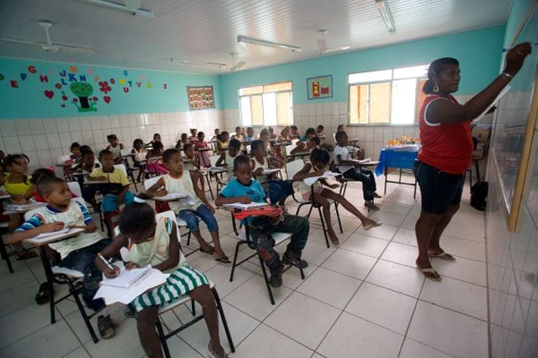 A Escola Estadual Santo Isidoro, no município de Berilo (MG), se autodeclarou quilombola em 2006