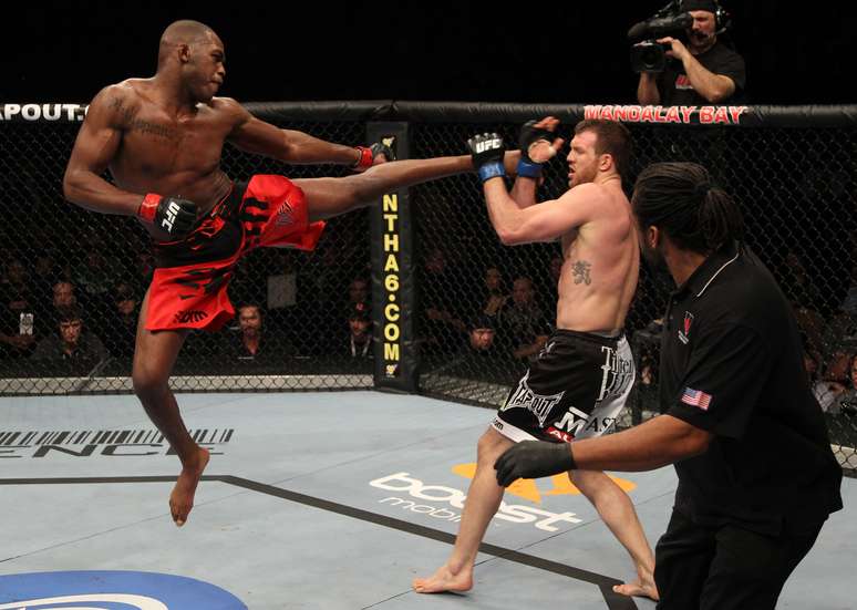 <p>Ryan Bader&nbsp;lutou contra Jon Jones quando ele ainda nem era campe&atilde;o e perdeu por finaliza&ccedil;&atilde;o</p>