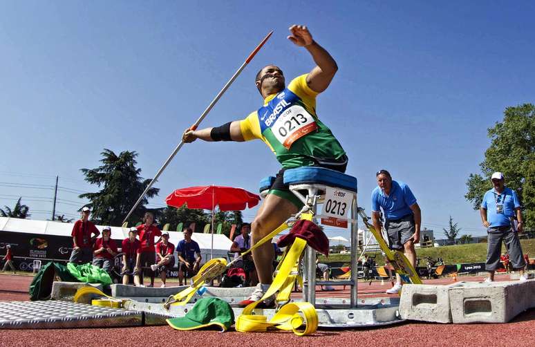 <p>Terceira medalha do Brasil foi conquistada por Claudiney dos Santos, que ficou com a prata do lan&ccedil;amento de dardo</p>