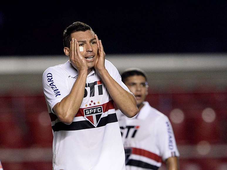 <p>L&uacute;cio ficou marcado por um erro na Copa Libertadores</p>