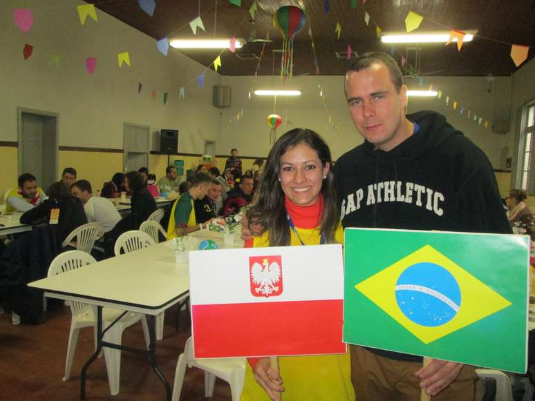<p>O contato entre alguns poloneses e voluntários começou antes mesmo da chegada dos jovens em Curitiba</p>