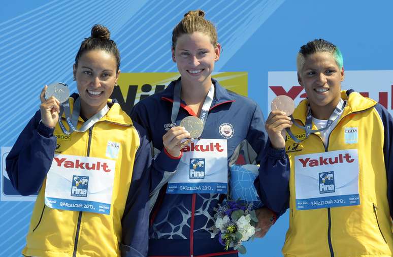 <p>Primeiro pódio do Mundial de Esportes Aquáticos de Barcelona teve duas brasileiras: na maratona aquática de 5 km, Poliana Okimoto levou a prata, enquanto Ana Marcela Cunha foi bronze. O ouro ficou com a americana Haley Anderson</p>