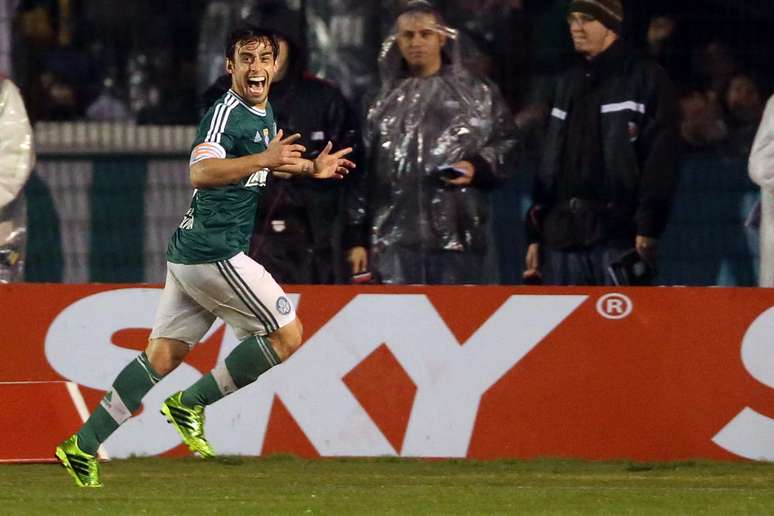 <p>De volta ao time do Palmeiras, Valdivia marcou gol da vitória contra o Figueirense</p>