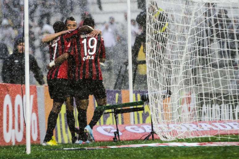 <p>Atl&eacute;tico-PR ficou no empate no jogo contra o Corinthians</p>