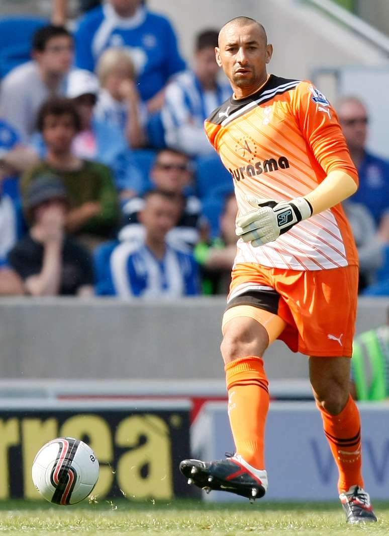 <p>Gomes é hoje o terceiro goleiro do Tottenham</p>