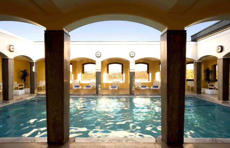 <p>Piscina do The Berkeley, em Londres, na Inglaterra</p>