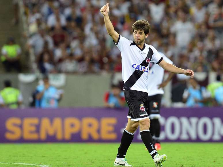 <p>Juninho Pernambucano tem sofrido para se recuperar de lesão e estaria estudando com o Vasco como será o anúncio de sua aposentadoria</p>