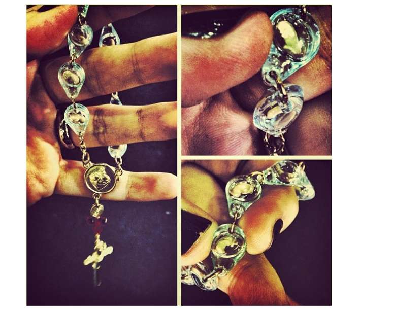 Iniciativa tamb&eacute;m causou pol&ecirc;mica. Uma jovem que recebeu um ter&ccedil;o com "pequenos fetos" criticou os peregrinos