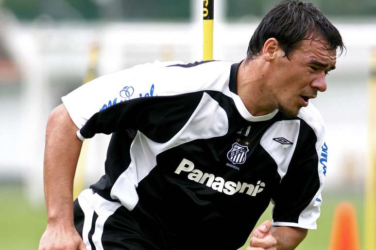 Julio Manzur jogou no Santos em 2006