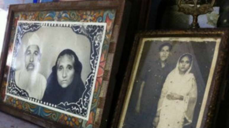 Fotos de Faizul Hasan Quadri com sua mulher, Tajammuli Begum 