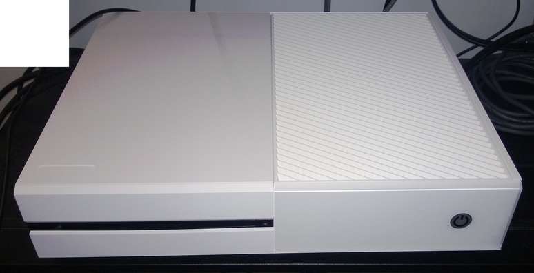 Imagem do suposto kit branco do Xbox One