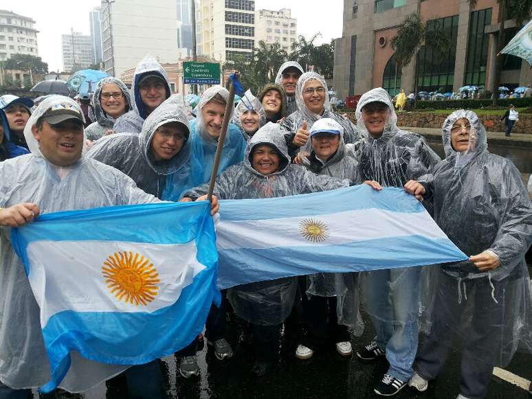 <p>Nesta quarta-feira, argentinos se encontraram com o Papa no Rio de Janeiro</p>