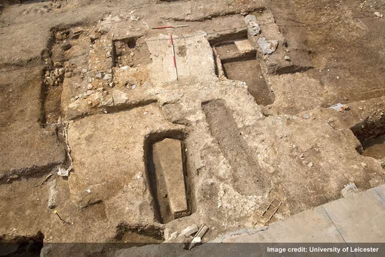 O caixão de pedra foi encontrado no mesmo local onde cientistas descobriram a ossada do rei Ricardo III