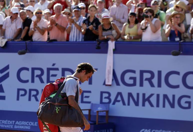 <p>Federer caiu logo na estreia em Gstaad, na Su&iacute;&ccedil;a</p>