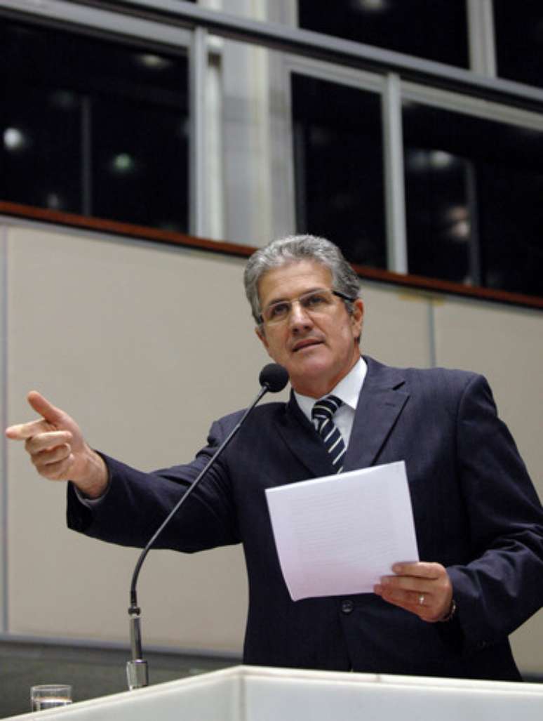 O deputado divulgou uma nota criticando a atitude da presidente Dilma